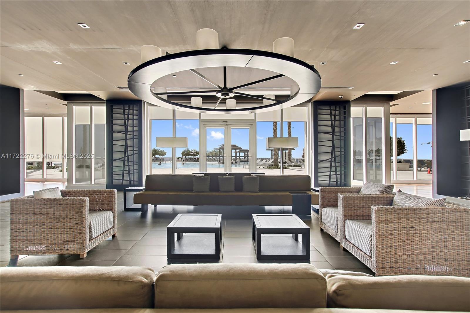 BEACH CLUB I - Residential