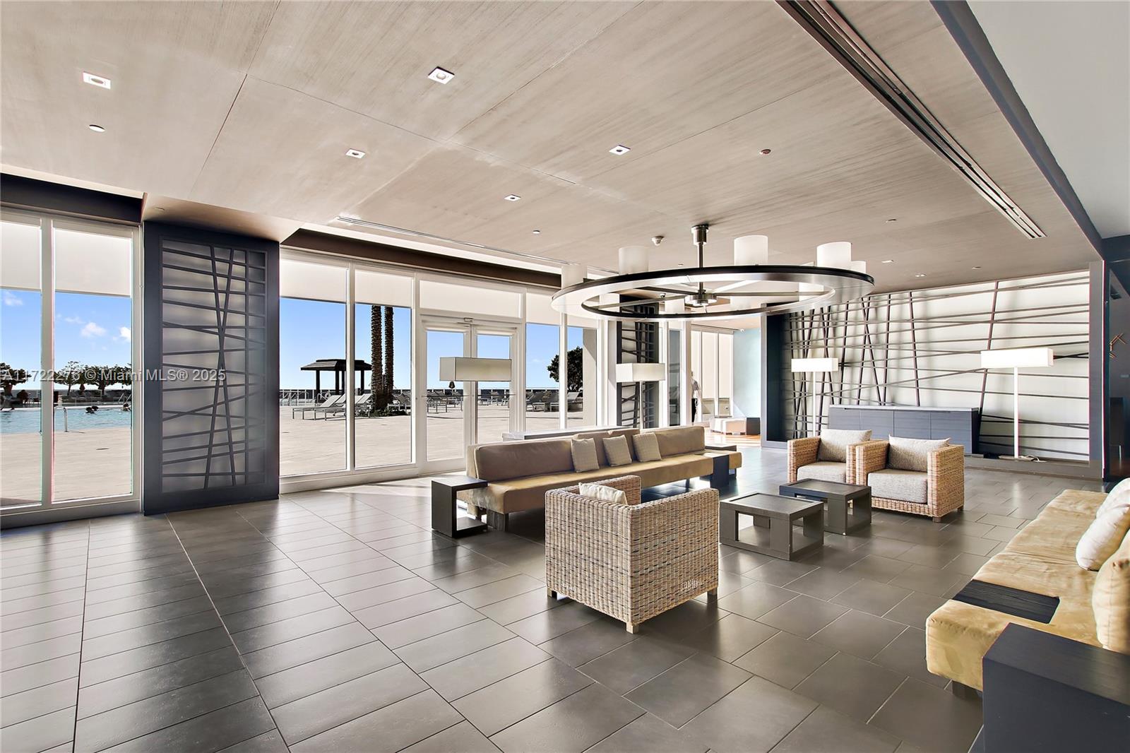 BEACH CLUB I - Residential