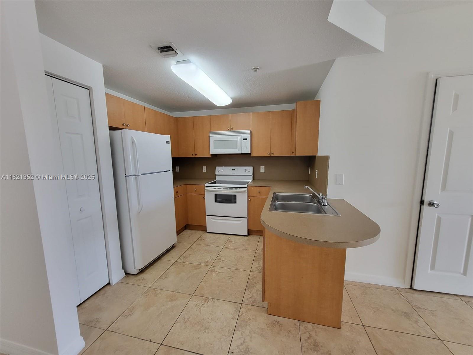 Rental Property at 435 Sw 12th Ave 504, Miami, Broward County, Florida - Bedrooms: 1 
Bathrooms: 1  - $2,150 MO.