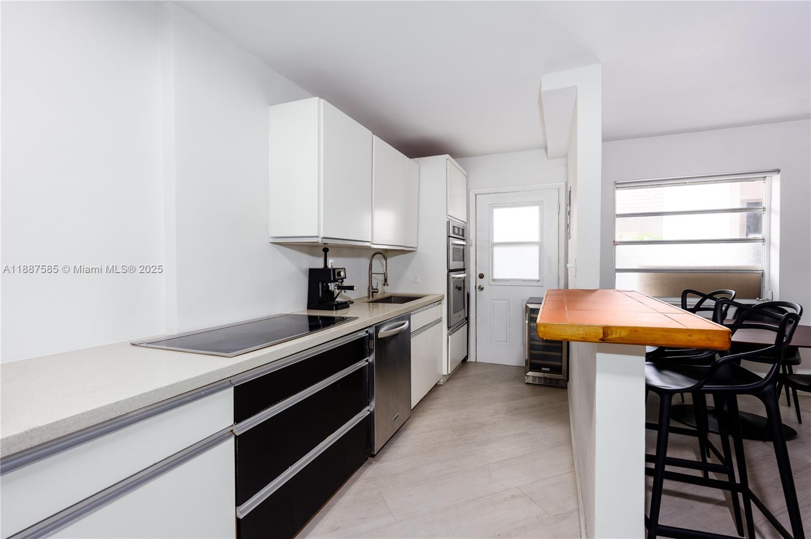 525 MERIDIAN CONDO - Residential Lease