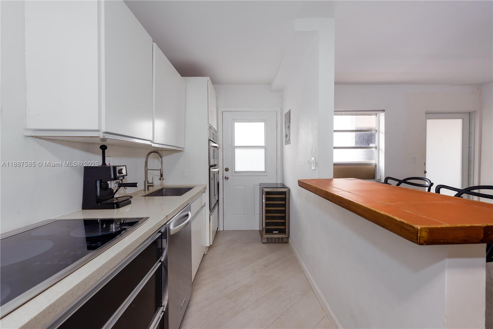 525 MERIDIAN CONDO - Residential Lease