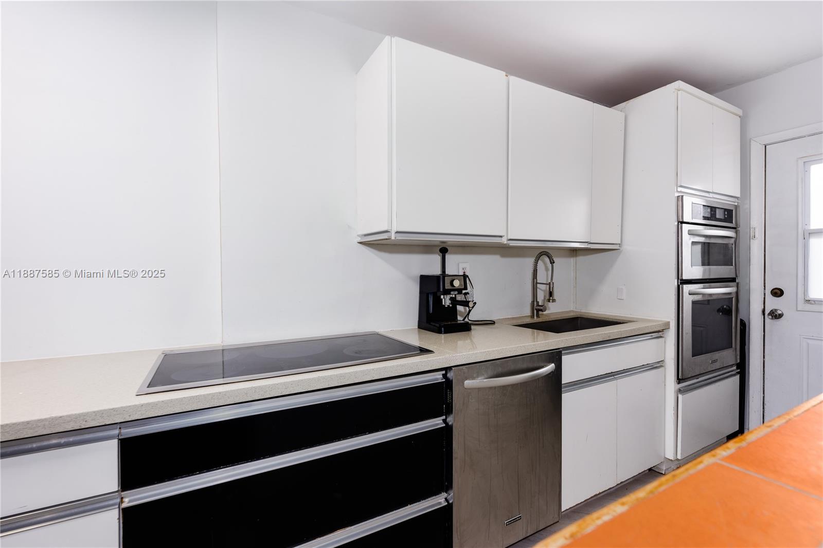 525 MERIDIAN CONDO - Residential Lease