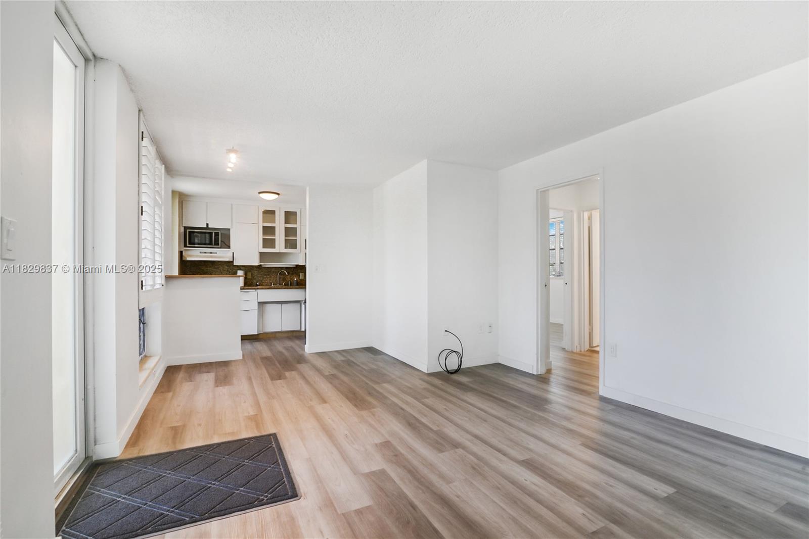 2400 NE 9th St 201