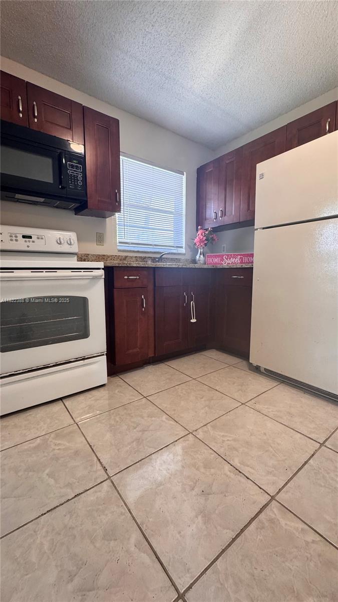 Rental Property at 5156 Ne 6th Ave 220, Oakland Park, Miami-Dade County, Florida - Bedrooms: 2 
Bathrooms: 1  - $1,725 MO.