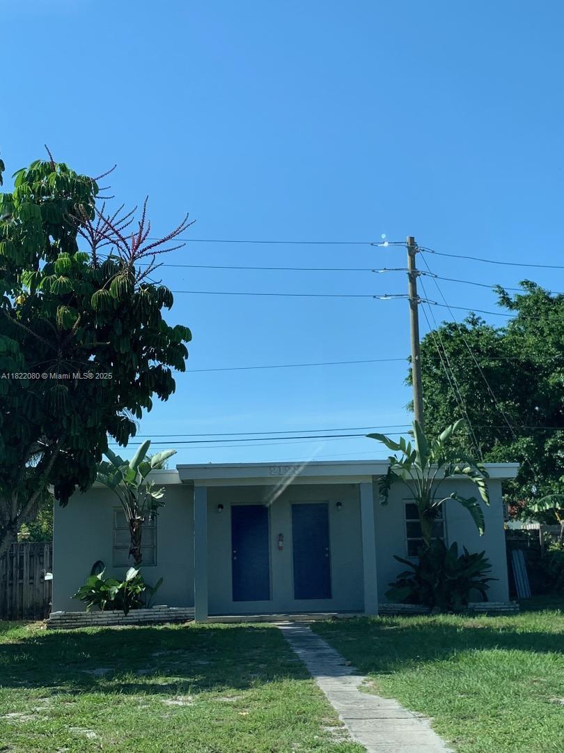 Rental Property at 2123 Wilson St W, Hollywood, Broward County, Florida - Bathrooms: 1  - $1,299 MO.