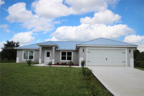 Photo of 339 Ellison Ave, Lake Placid, FL 33852 (MLS # A12106208)