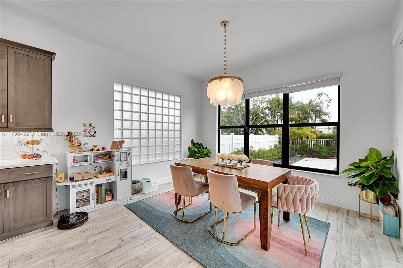 CORAL LAGO - Residential