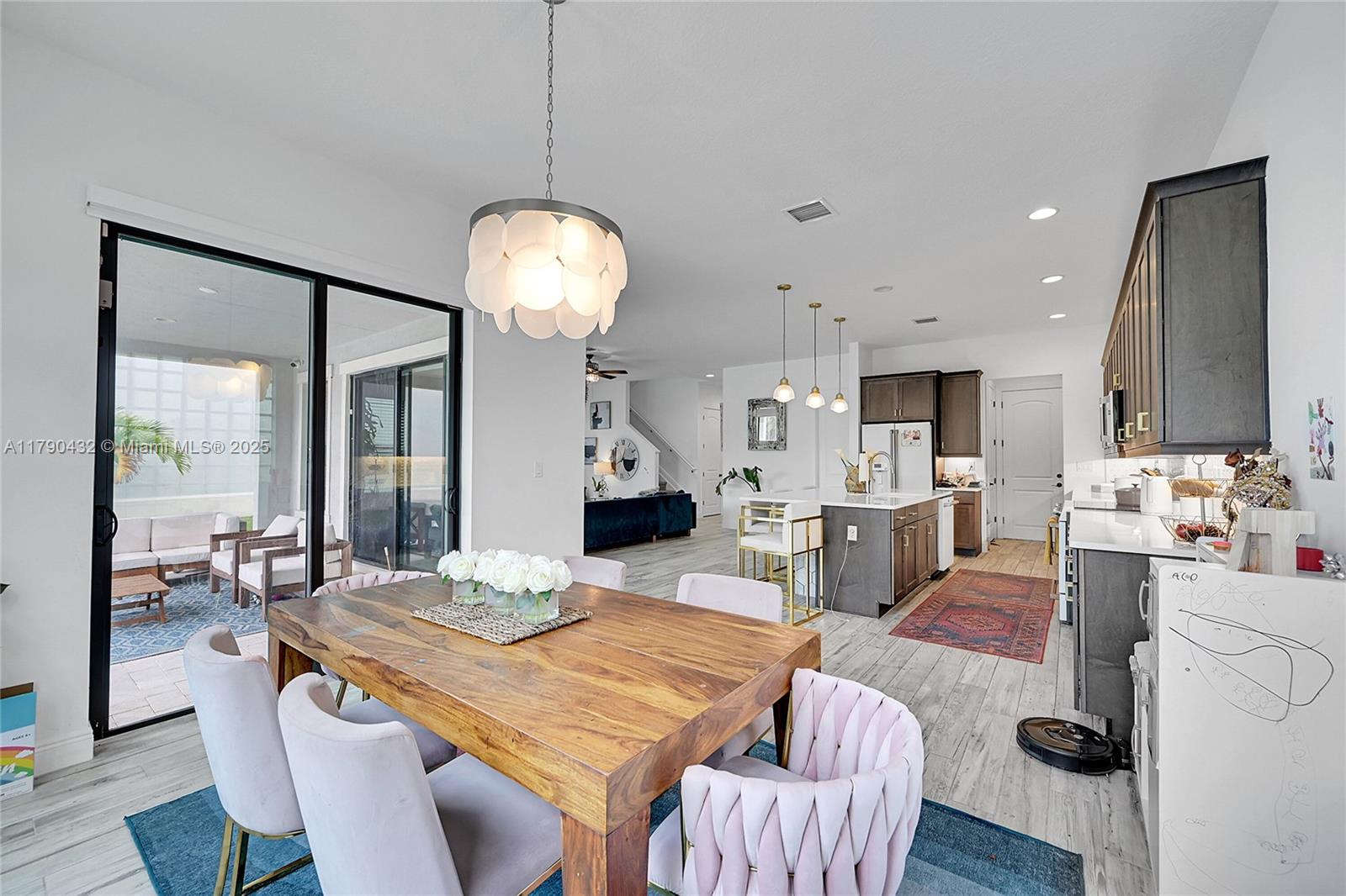 CORAL LAGO - Residential