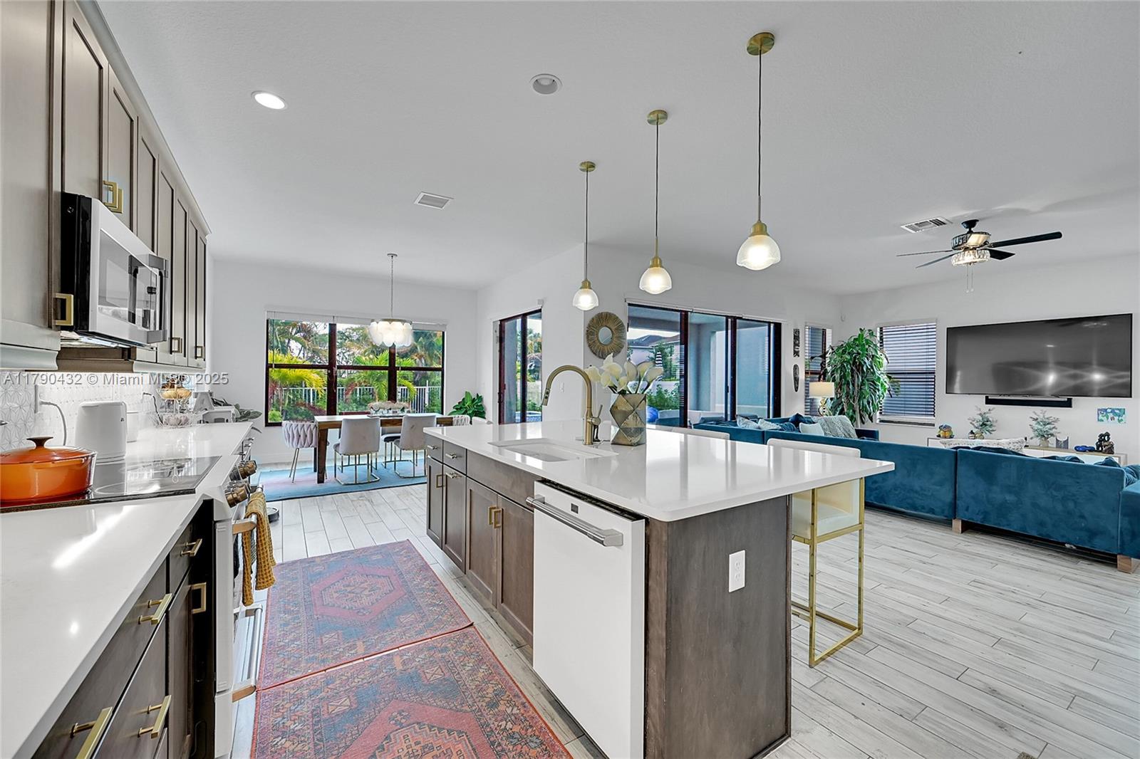 CORAL LAGO - Residential