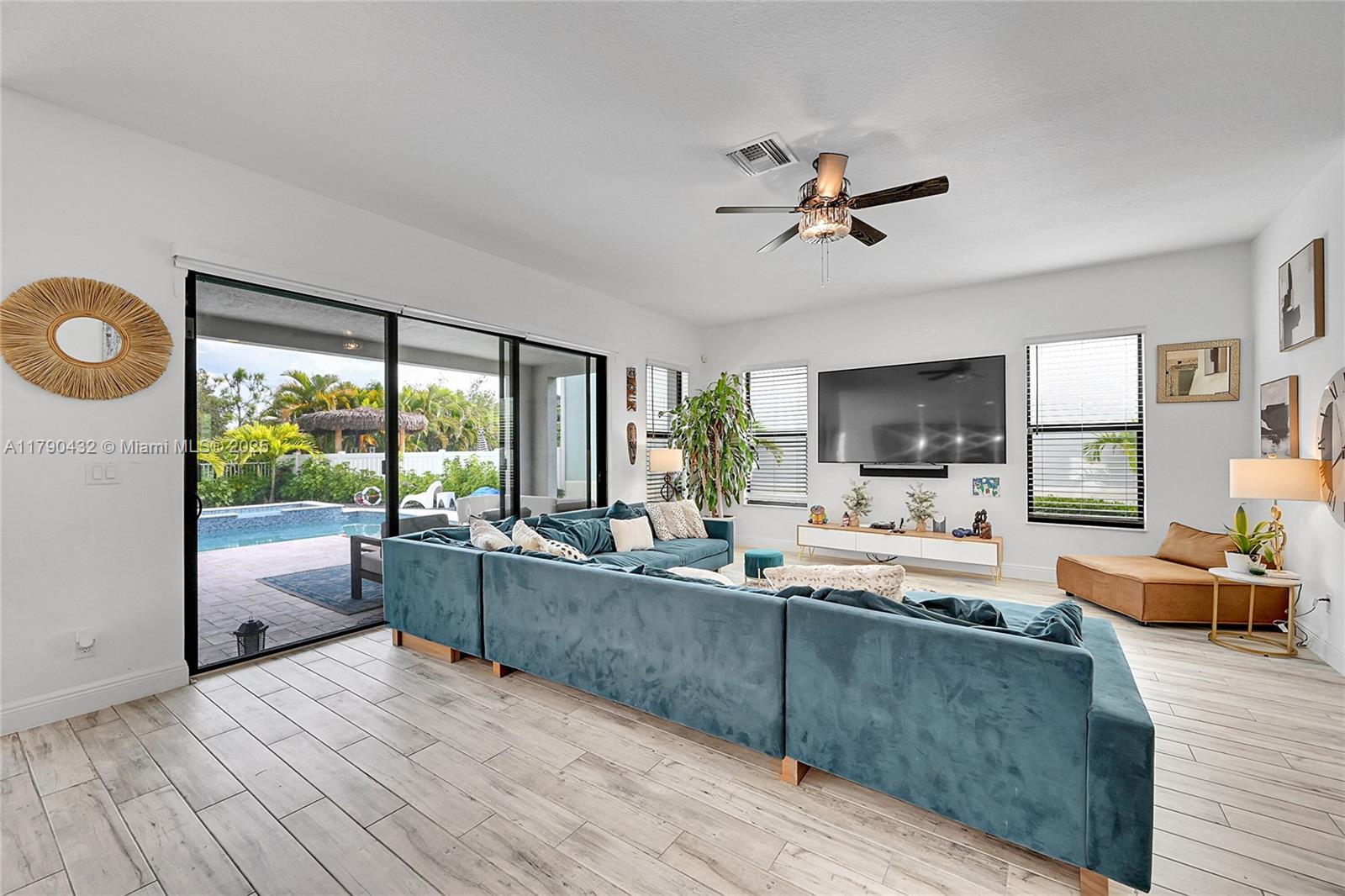 CORAL LAGO - Residential