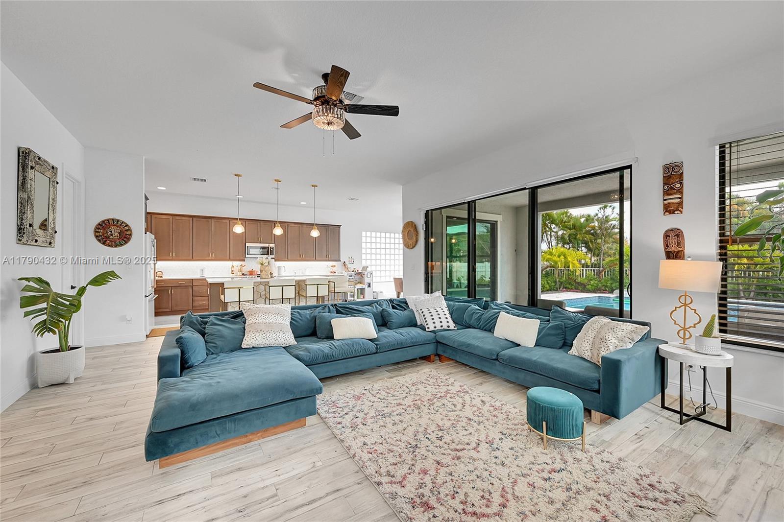 CORAL LAGO - Residential