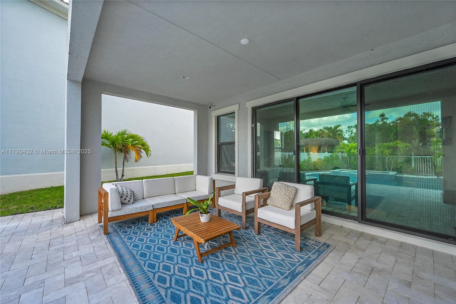 CORAL LAGO - Residential