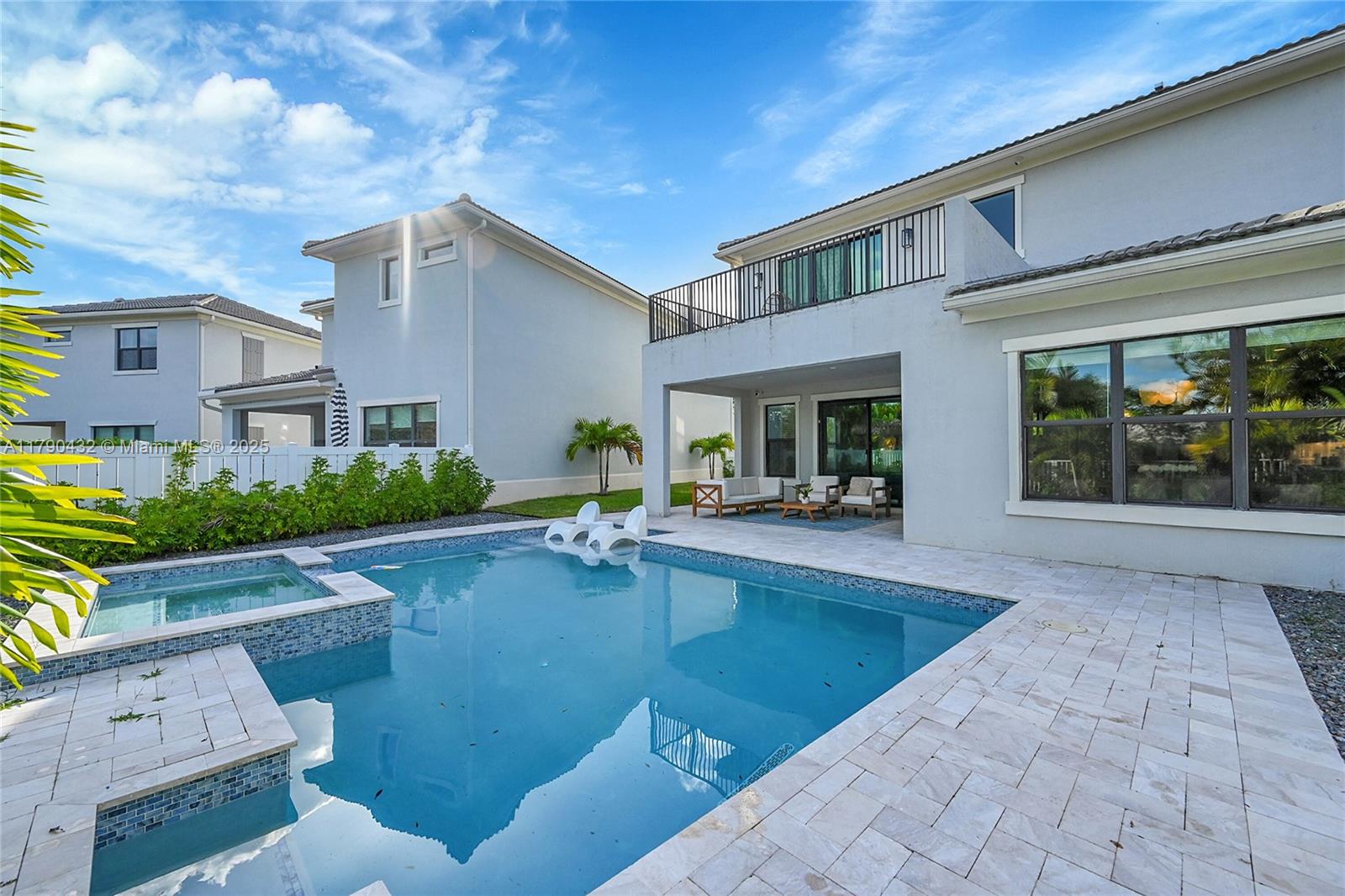 CORAL LAGO - Residential