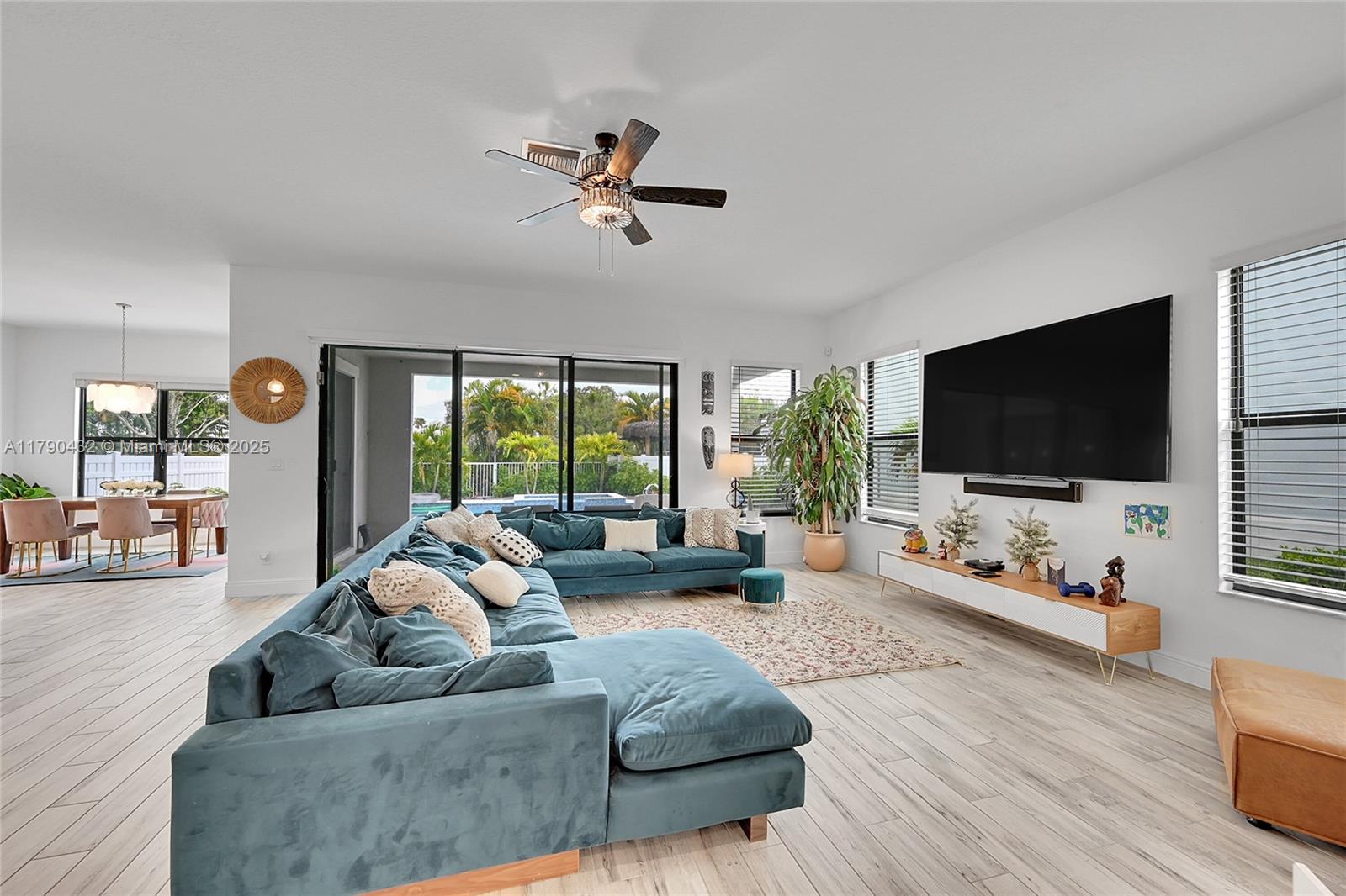 CORAL LAGO - Residential