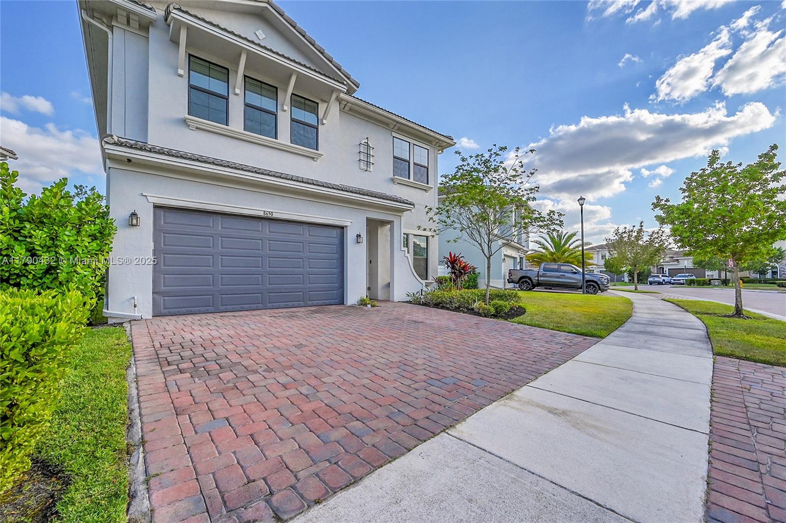 8650 NW 39th Ct