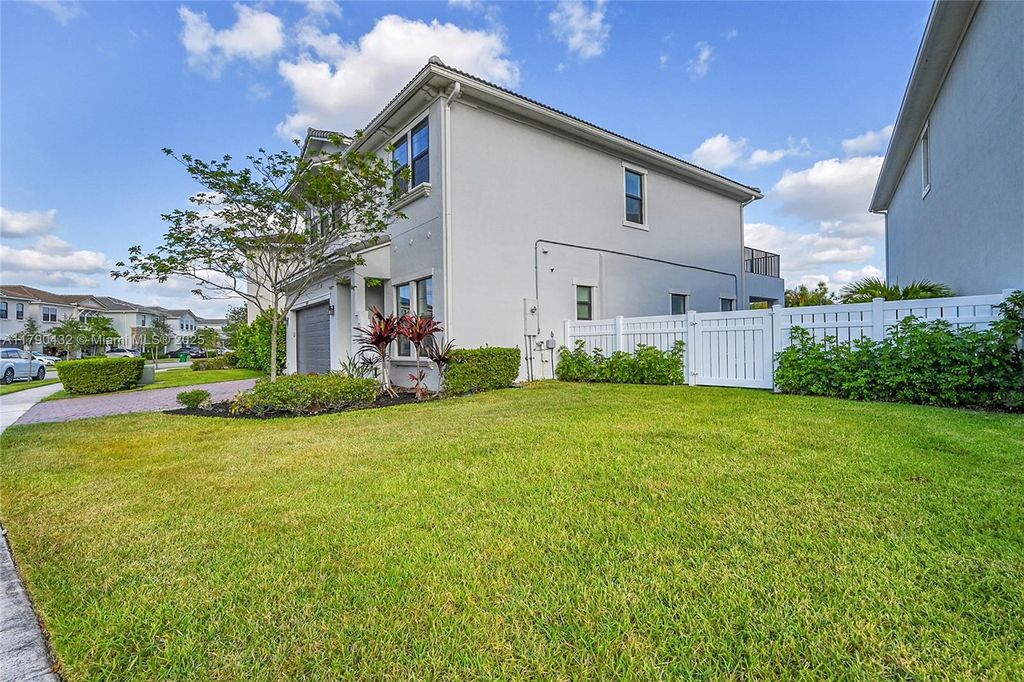 Photo of 8650 NW 39th Ct, Coral Springs, FL 33065 (MLS # A11790432)