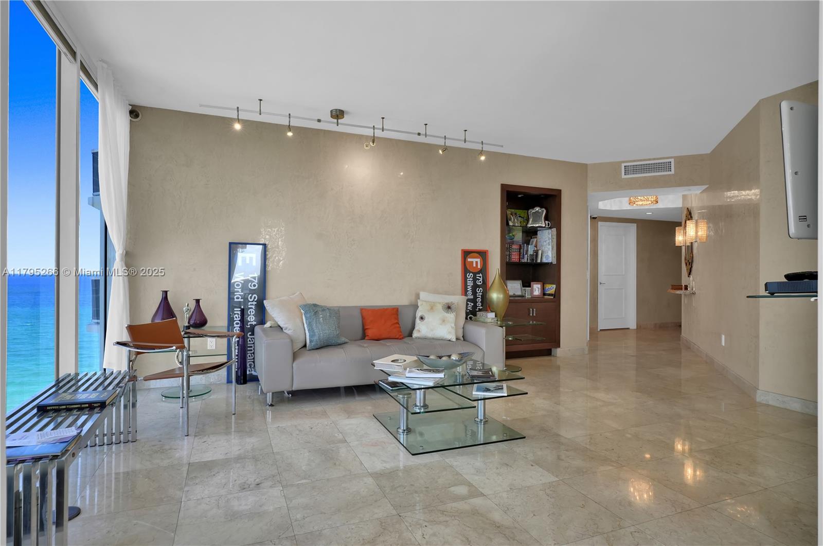 4775 Collins Ave 2006/2007