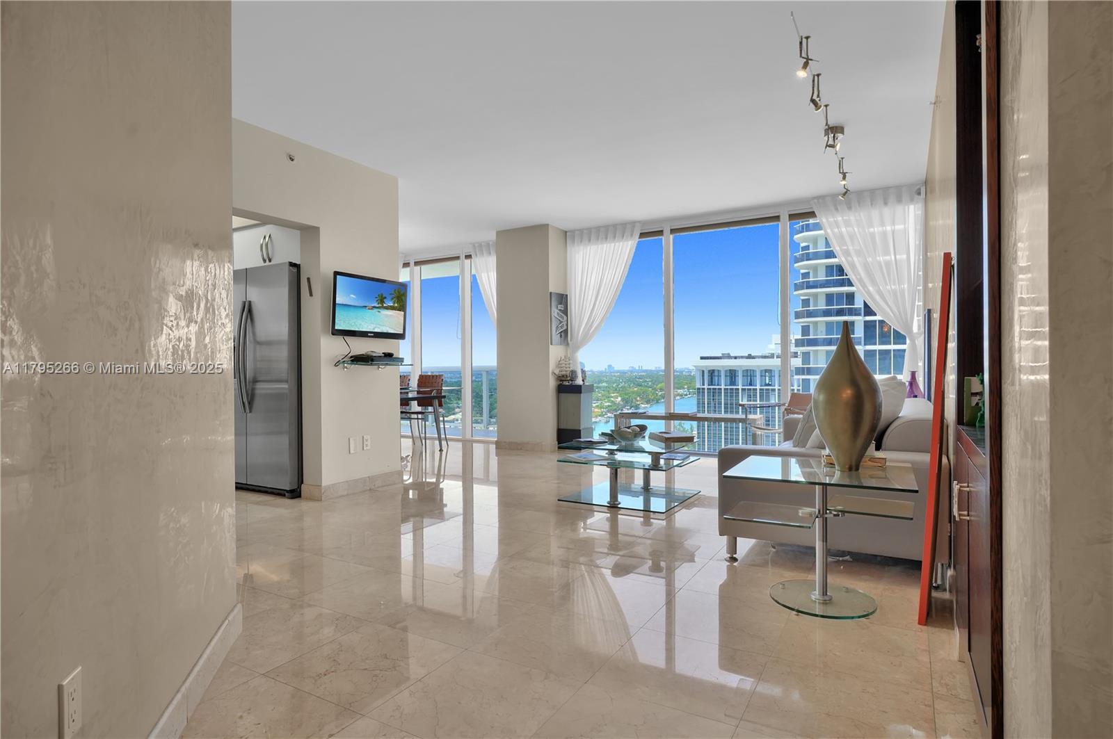 4775 Collins Ave 2006/2007