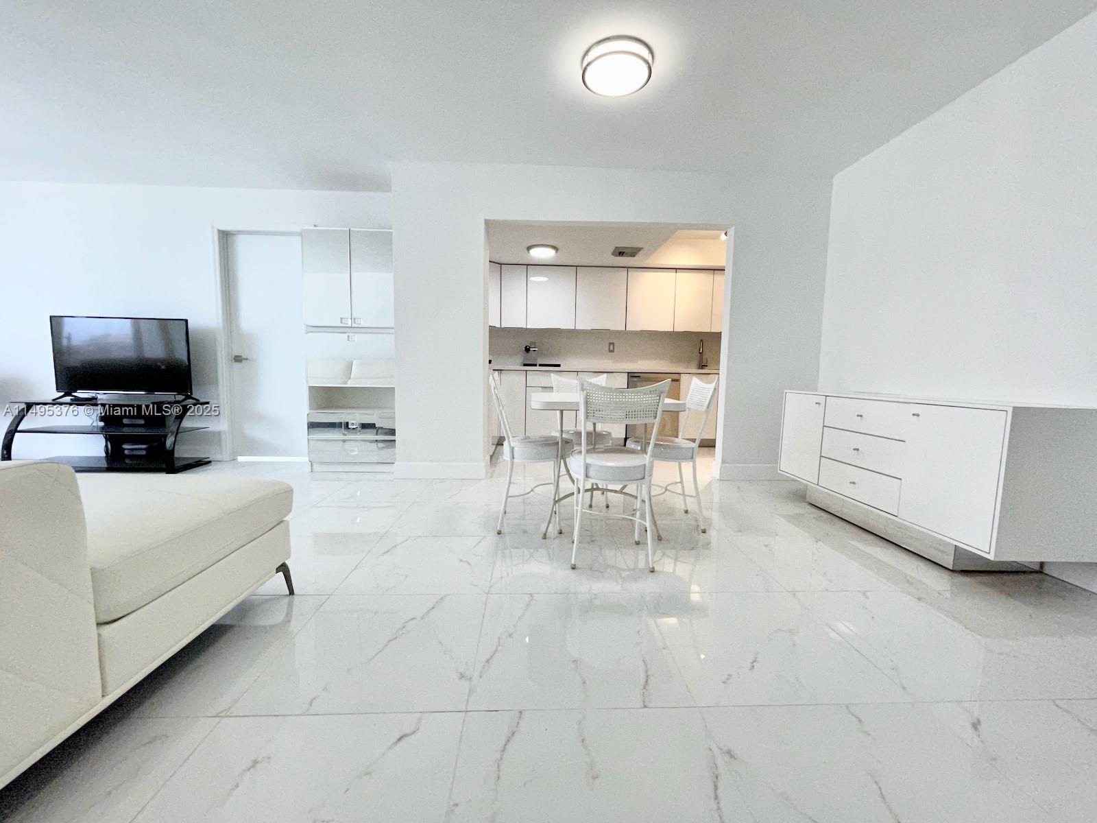 DEL PRADO MARINA - Residential