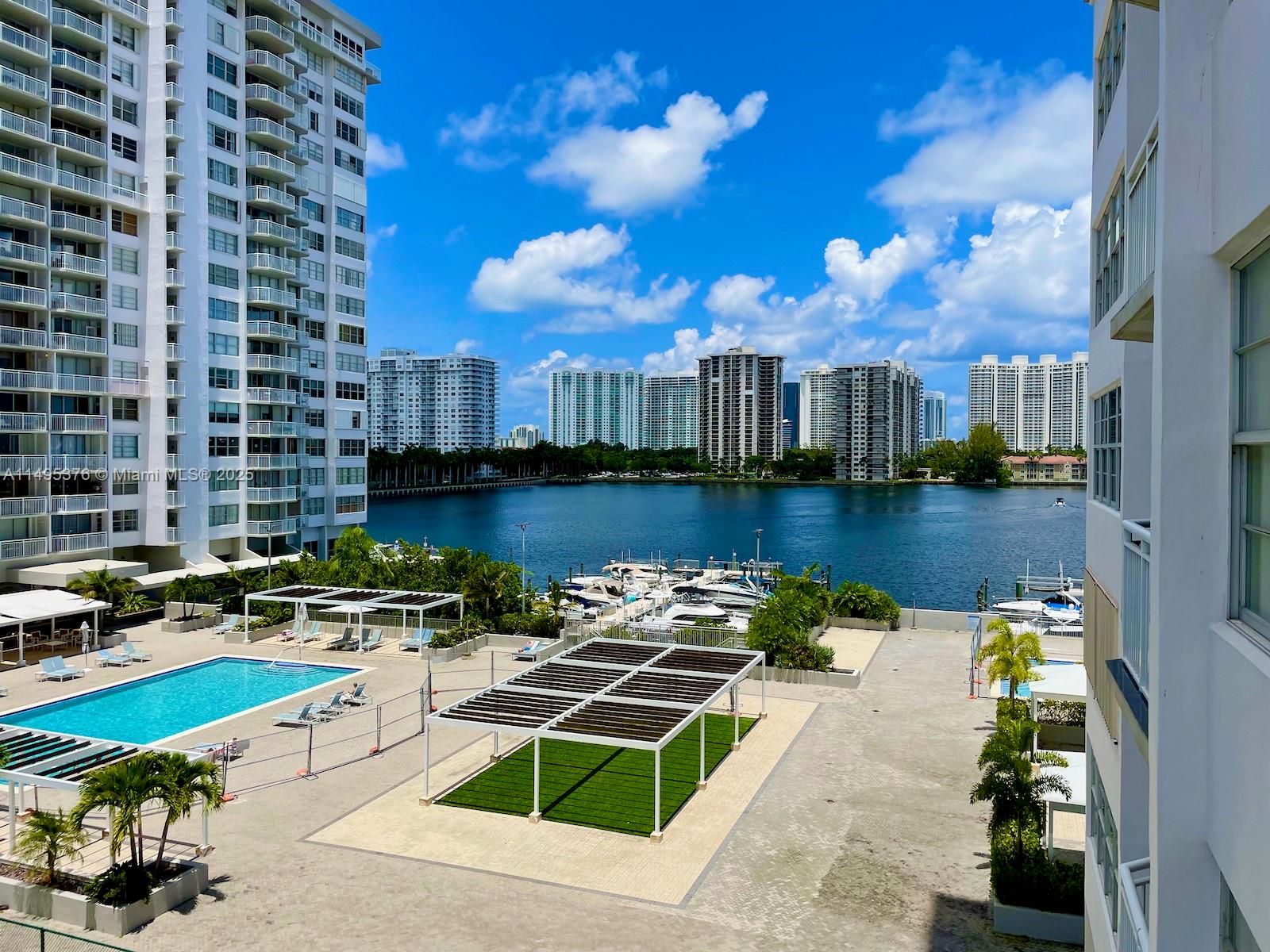 DEL PRADO MARINA - Residential