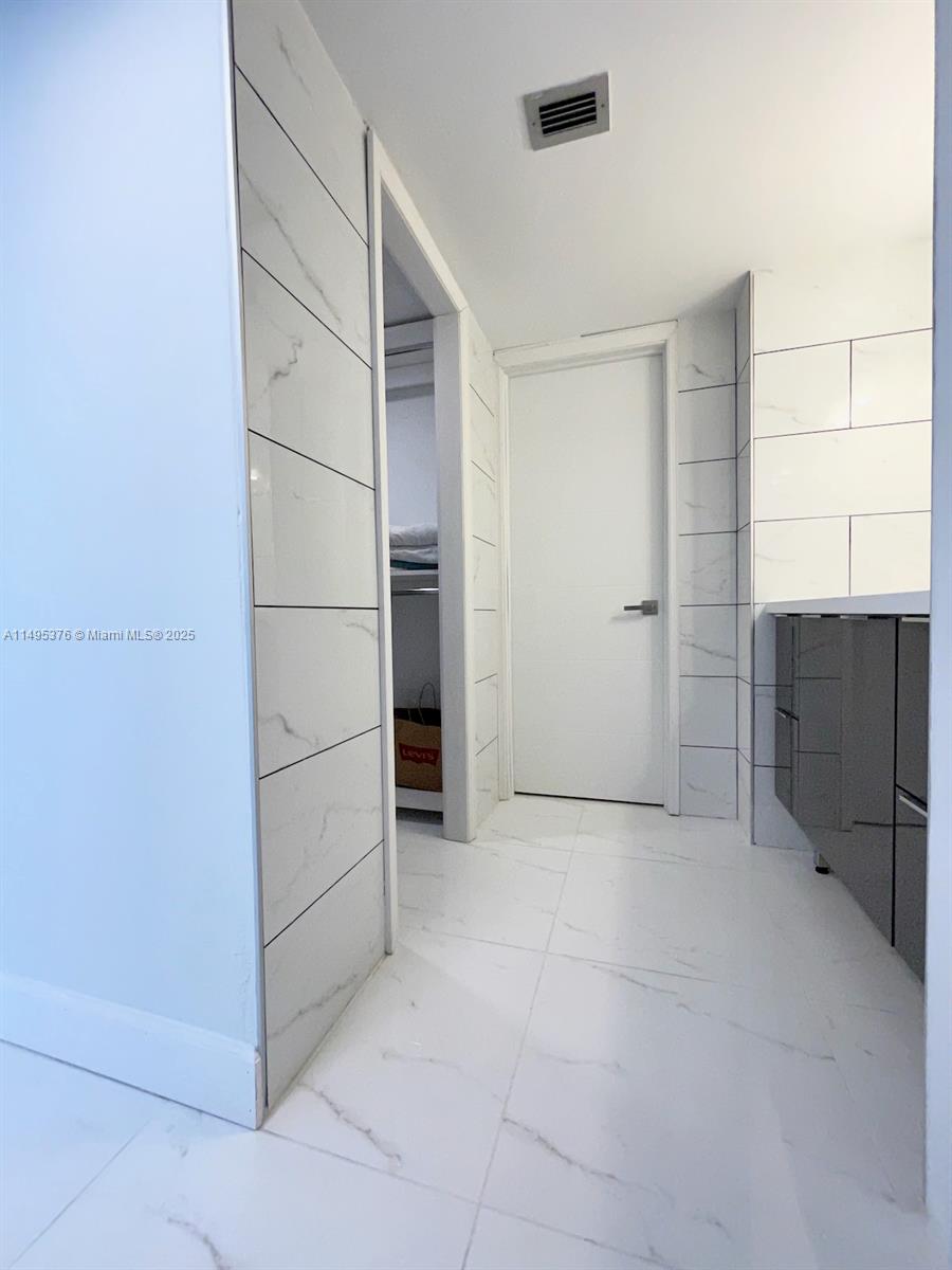 DEL PRADO MARINA - Residential