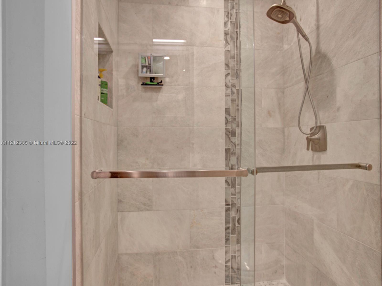 HOLLYWOOD - Residential