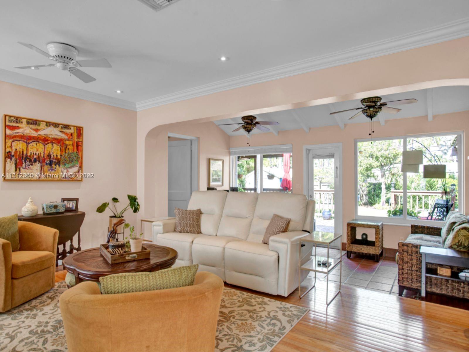 HOLLYWOOD - Residential