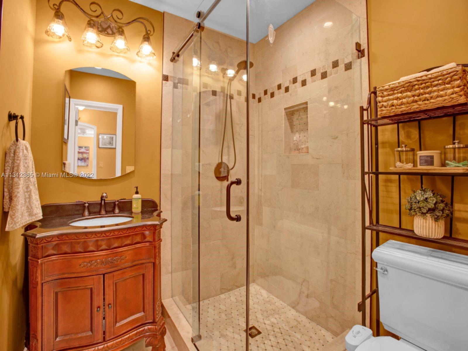 HOLLYWOOD - Residential