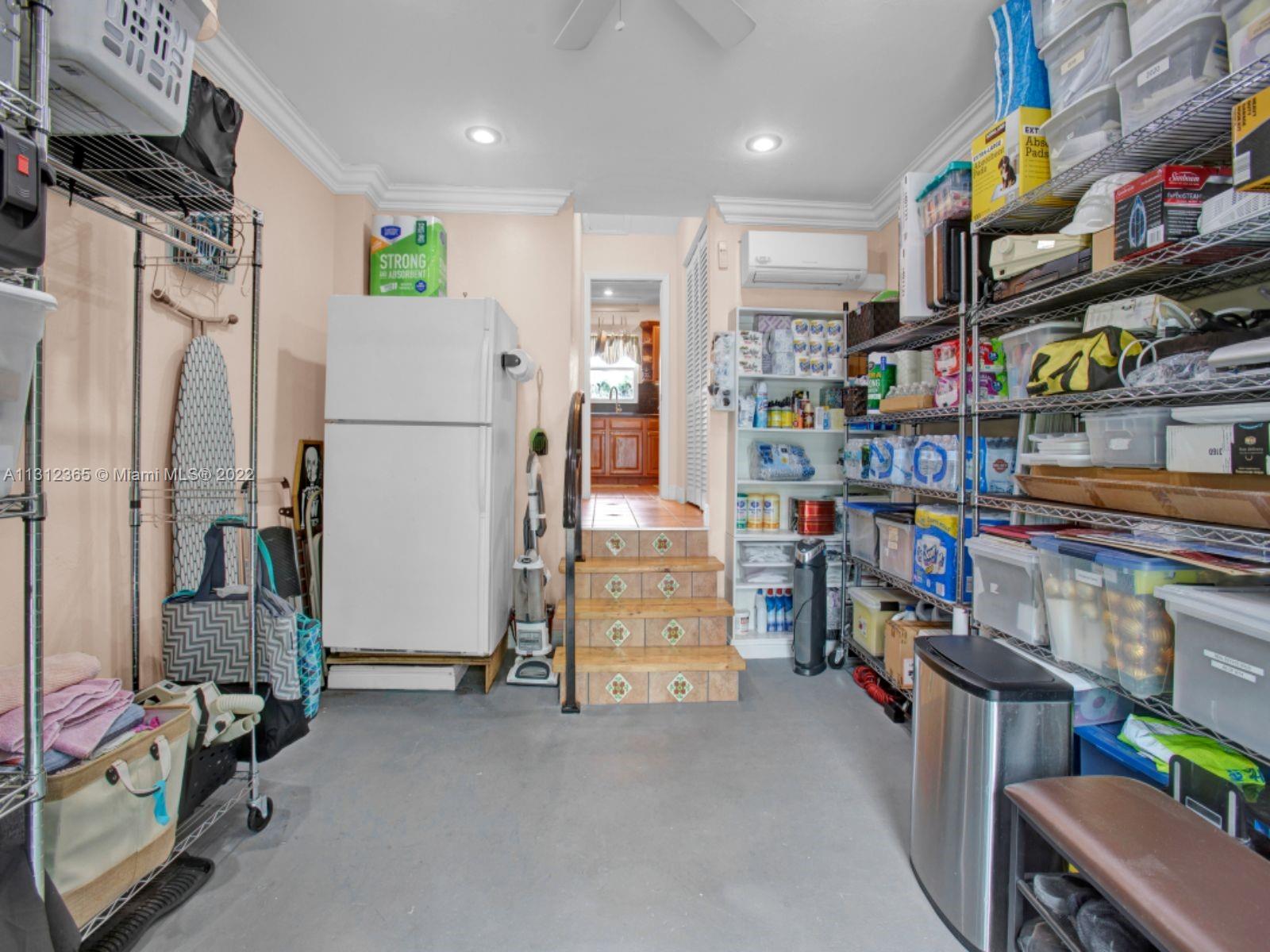 HOLLYWOOD - Residential