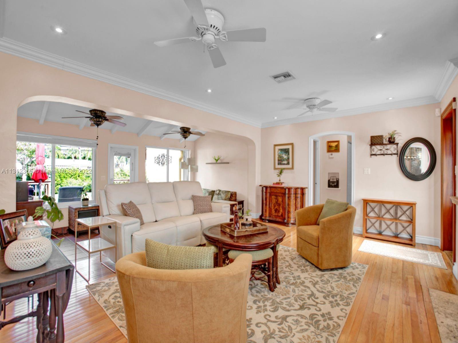 HOLLYWOOD - Residential