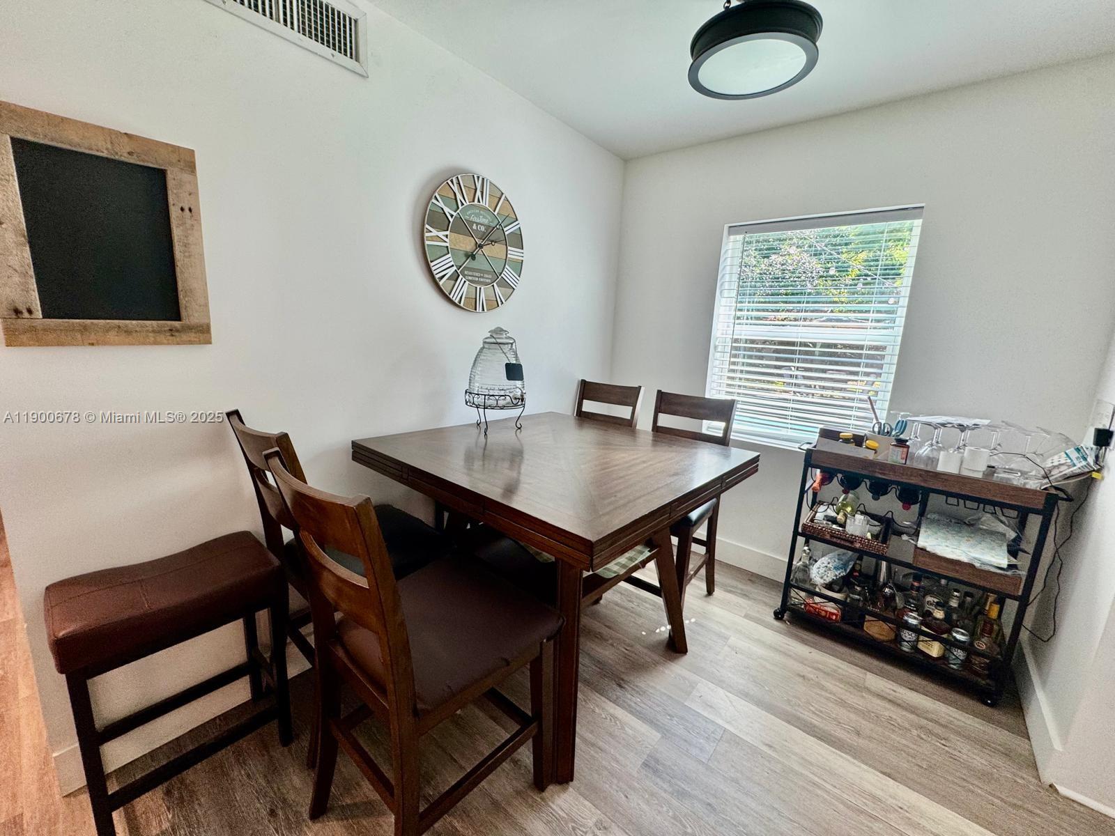 HOLLYWOOD TERRACE - Residential