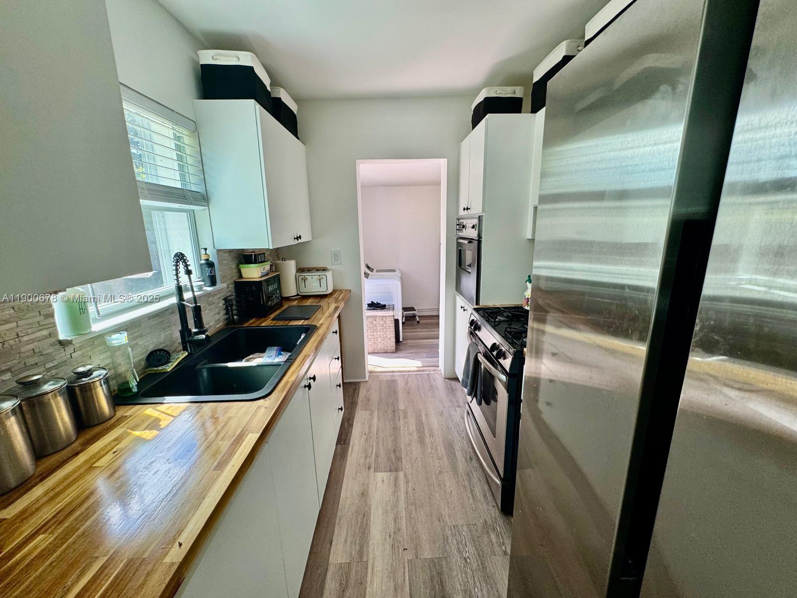 HOLLYWOOD TERRACE - Residential