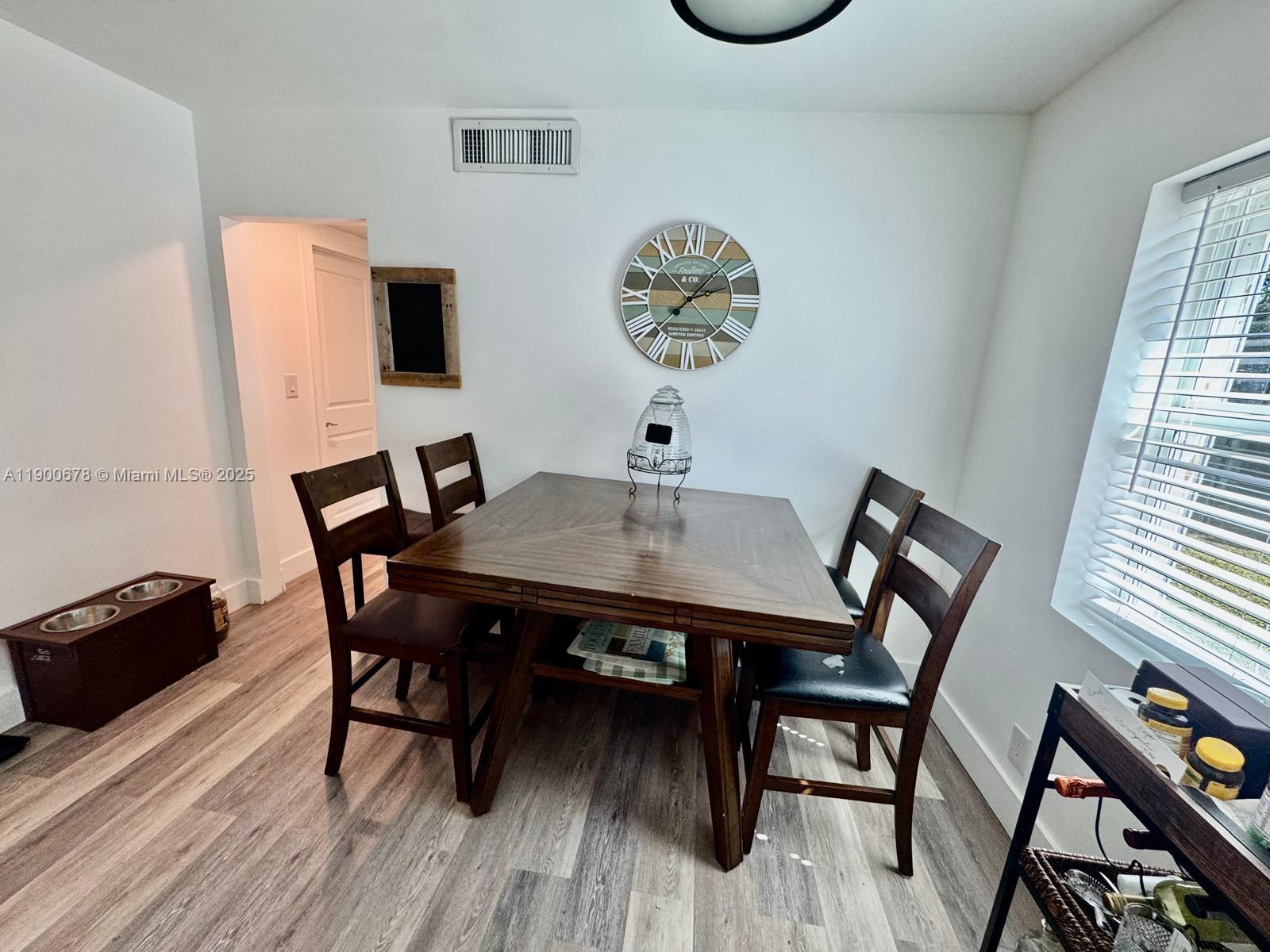 HOLLYWOOD TERRACE - Residential
