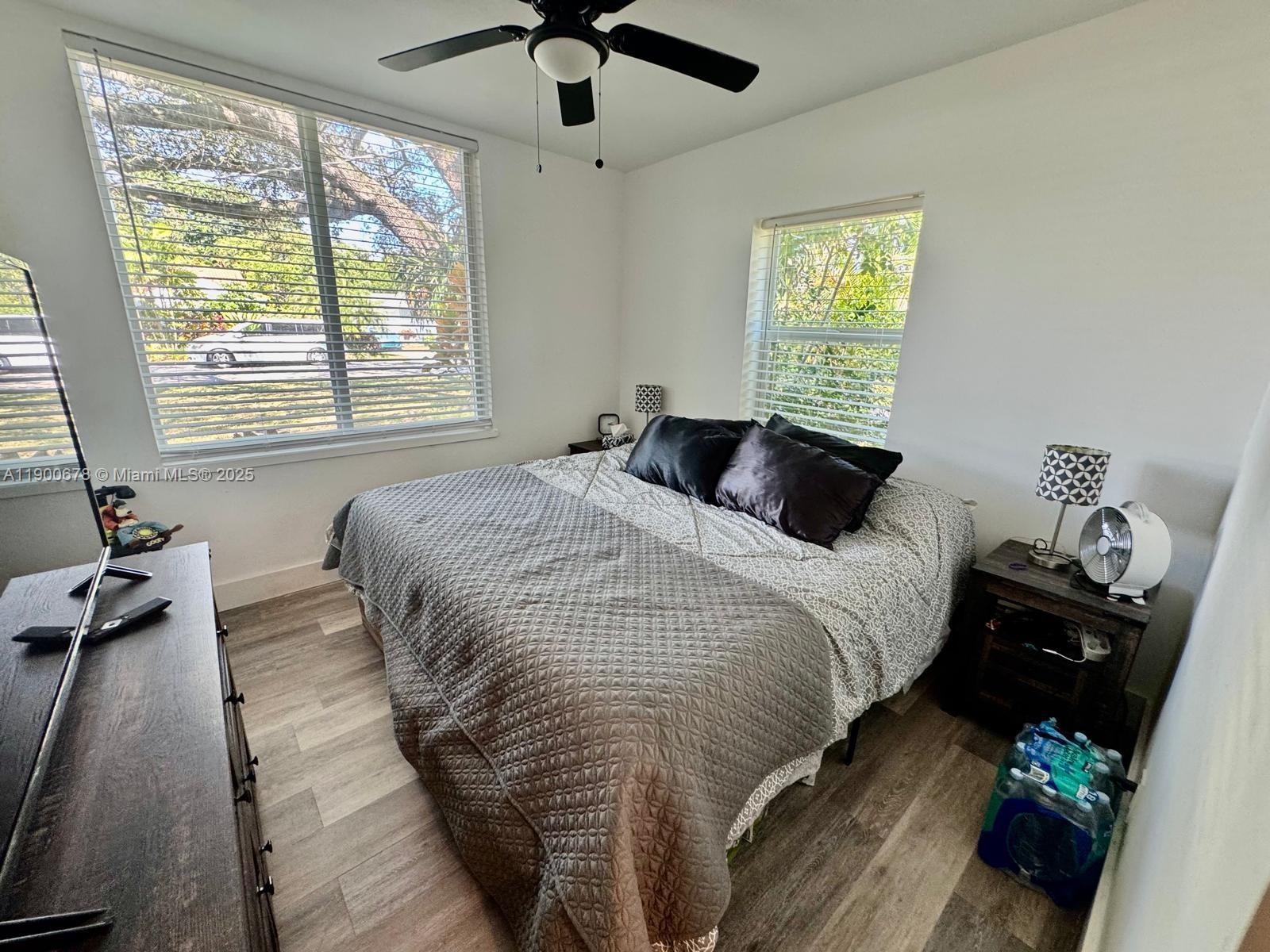 HOLLYWOOD TERRACE - Residential