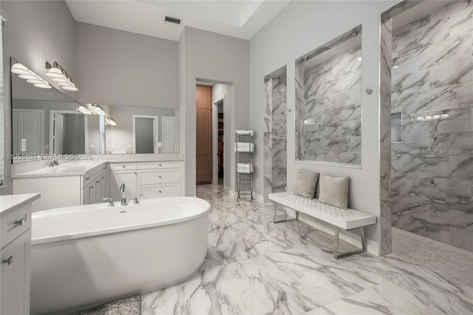 PARKLAND BAY - Residential