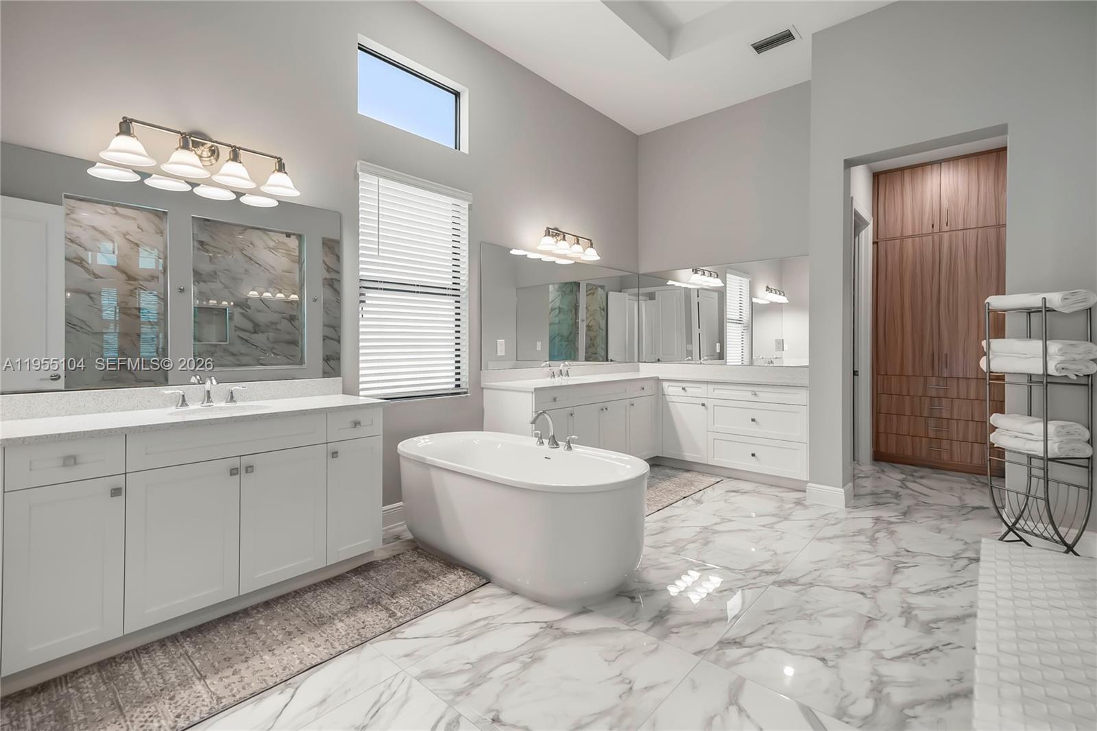 PARKLAND BAY - Residential