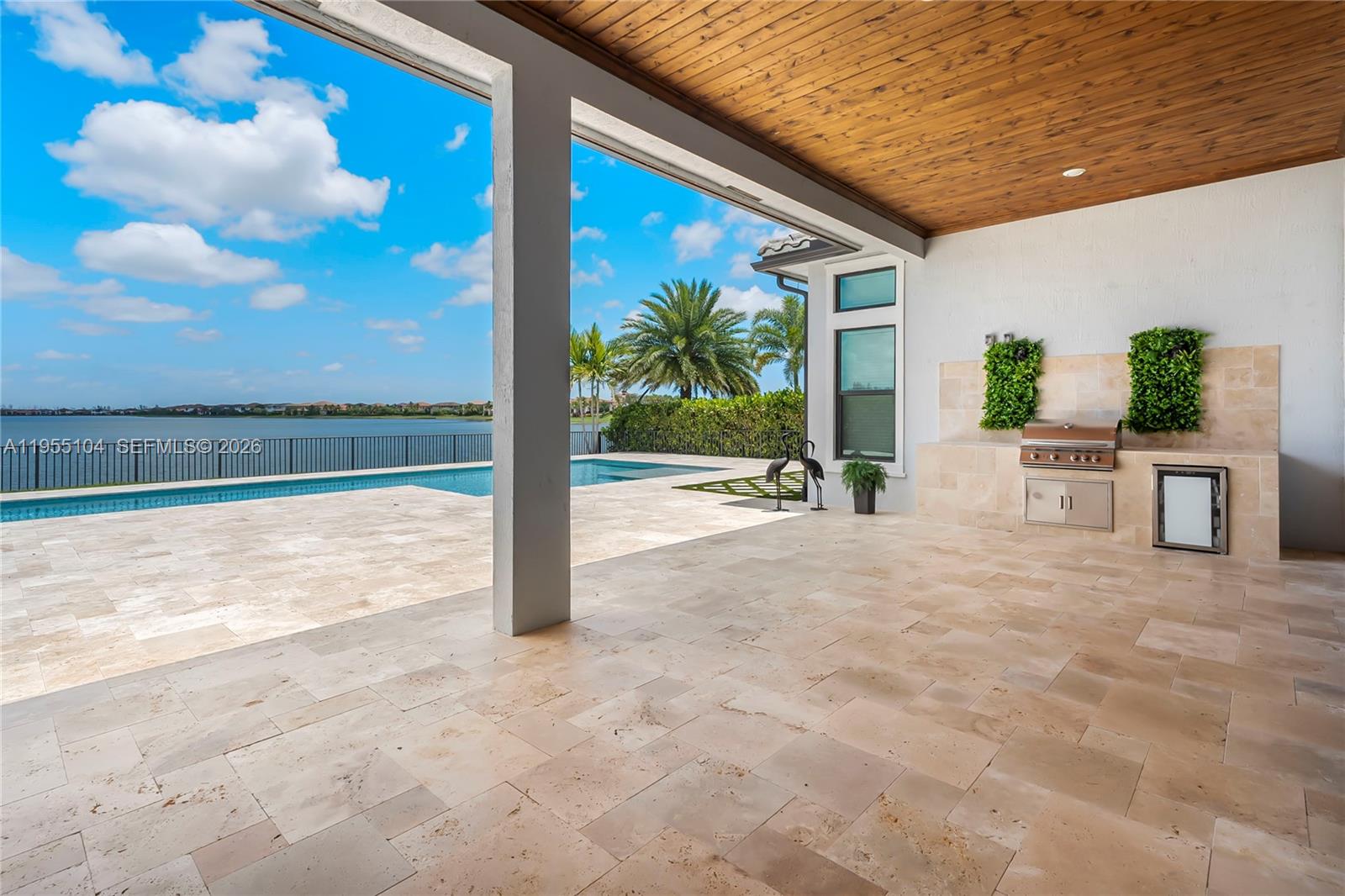 PARKLAND BAY - Residential