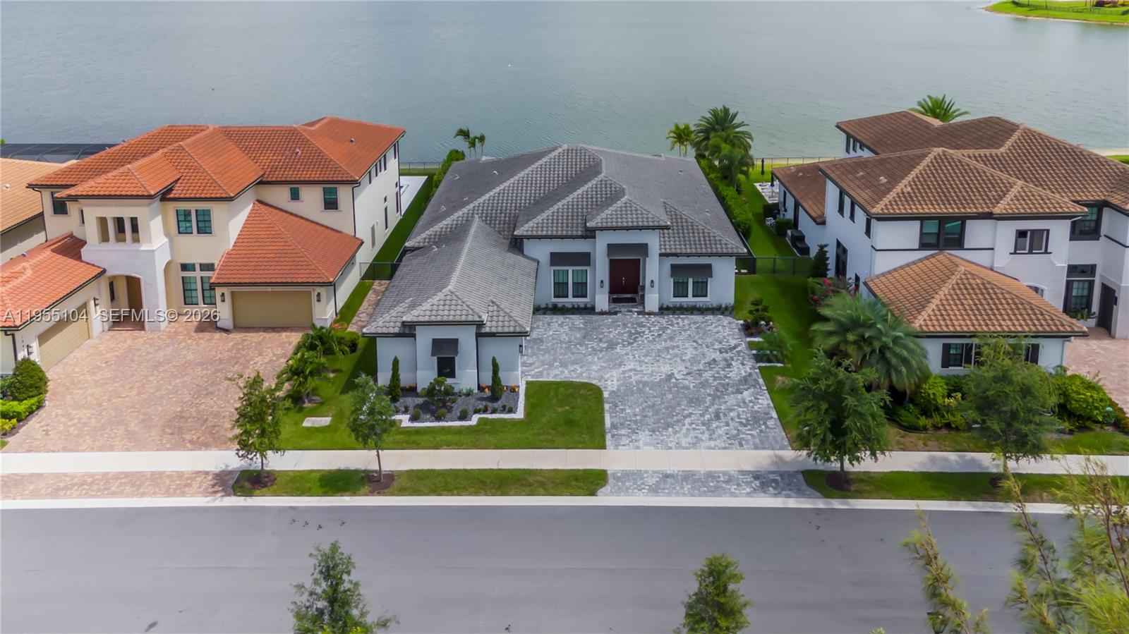 PARKLAND BAY - Residential