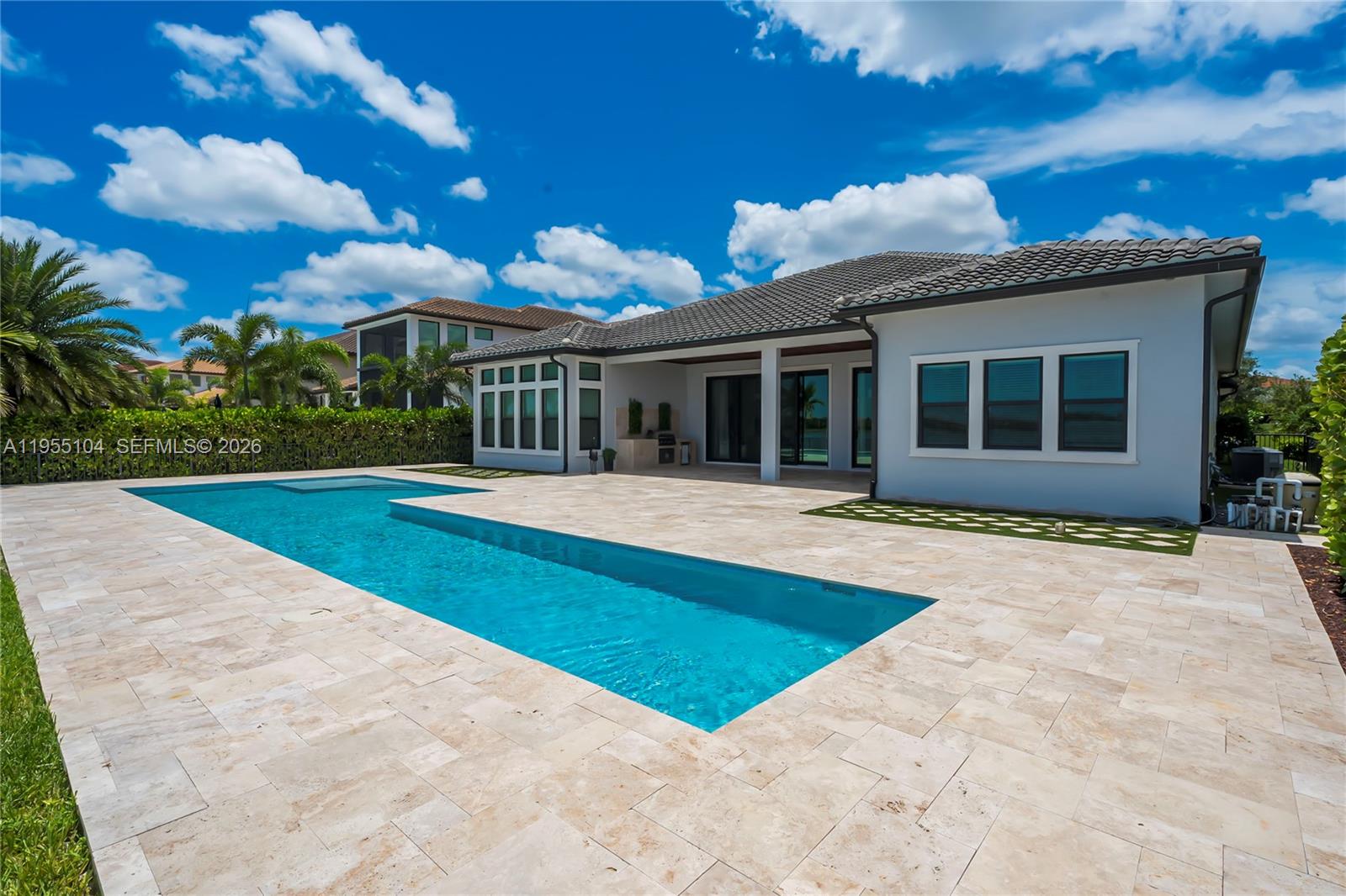 PARKLAND BAY - Residential