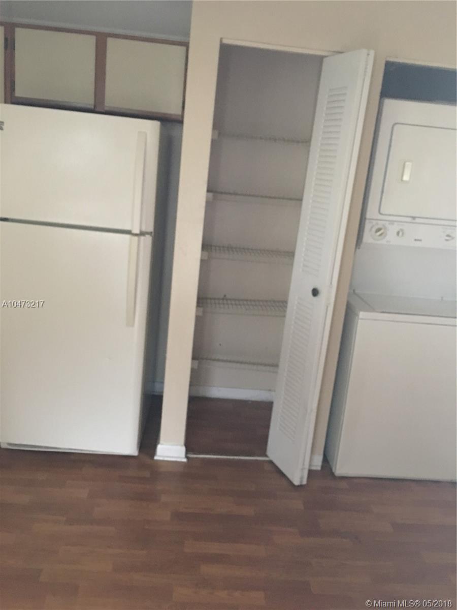 LAKESHORE CONDO 6 - Residential Lease