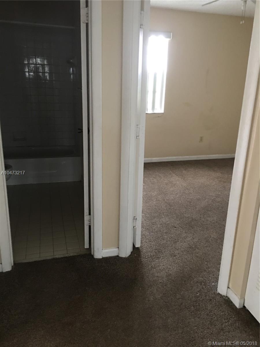 LAKESHORE CONDO 6 - Residential Lease