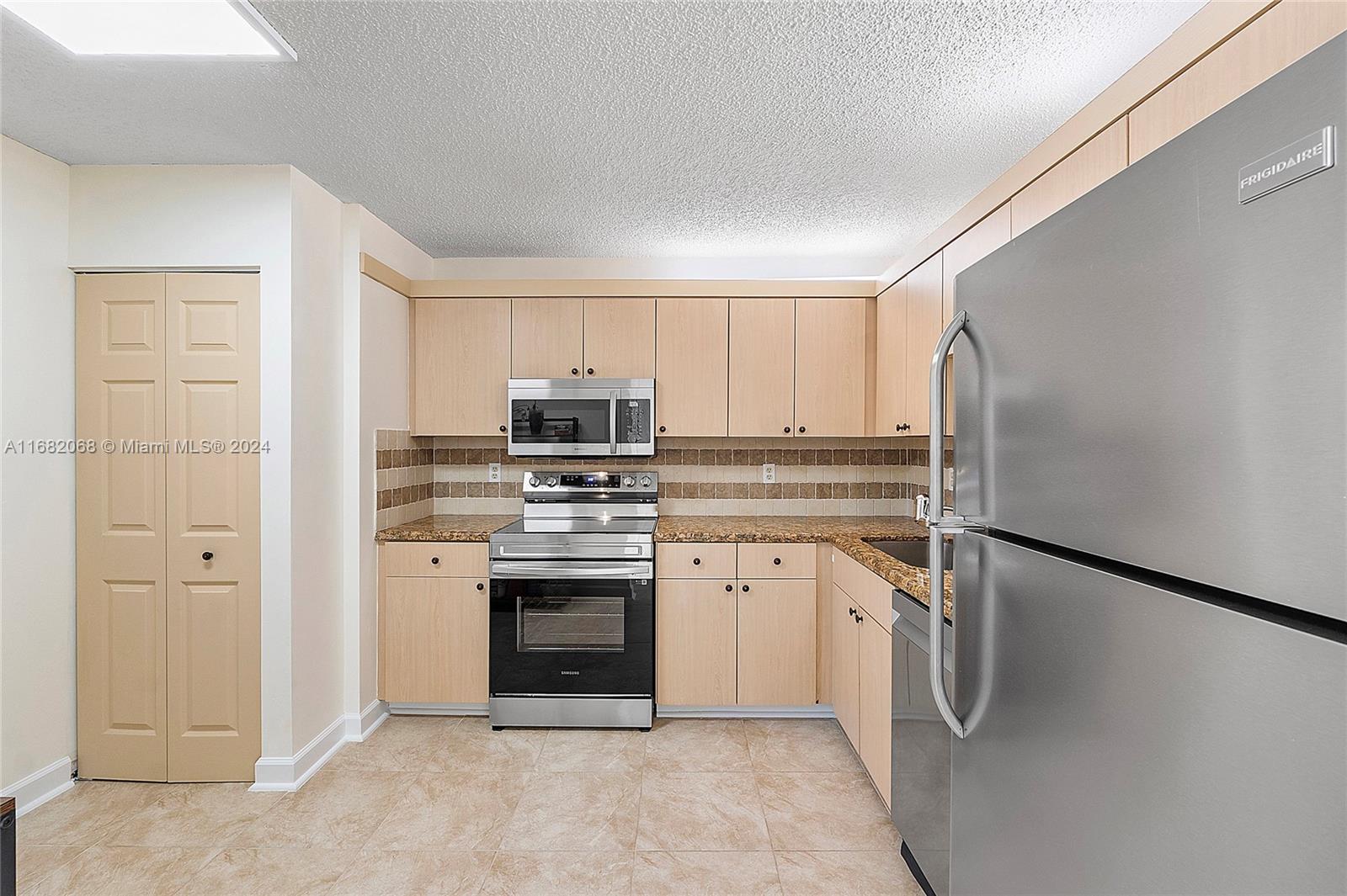 POND APPLE PLACE I CONDO - Residential Lease