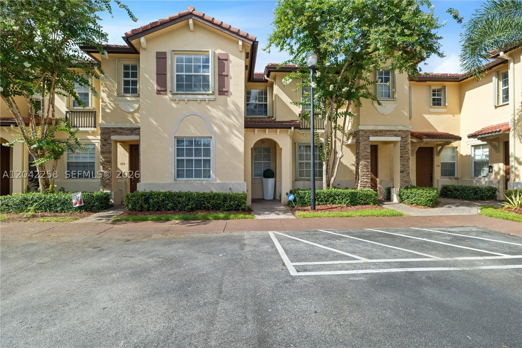 3370 NE 14th Dr