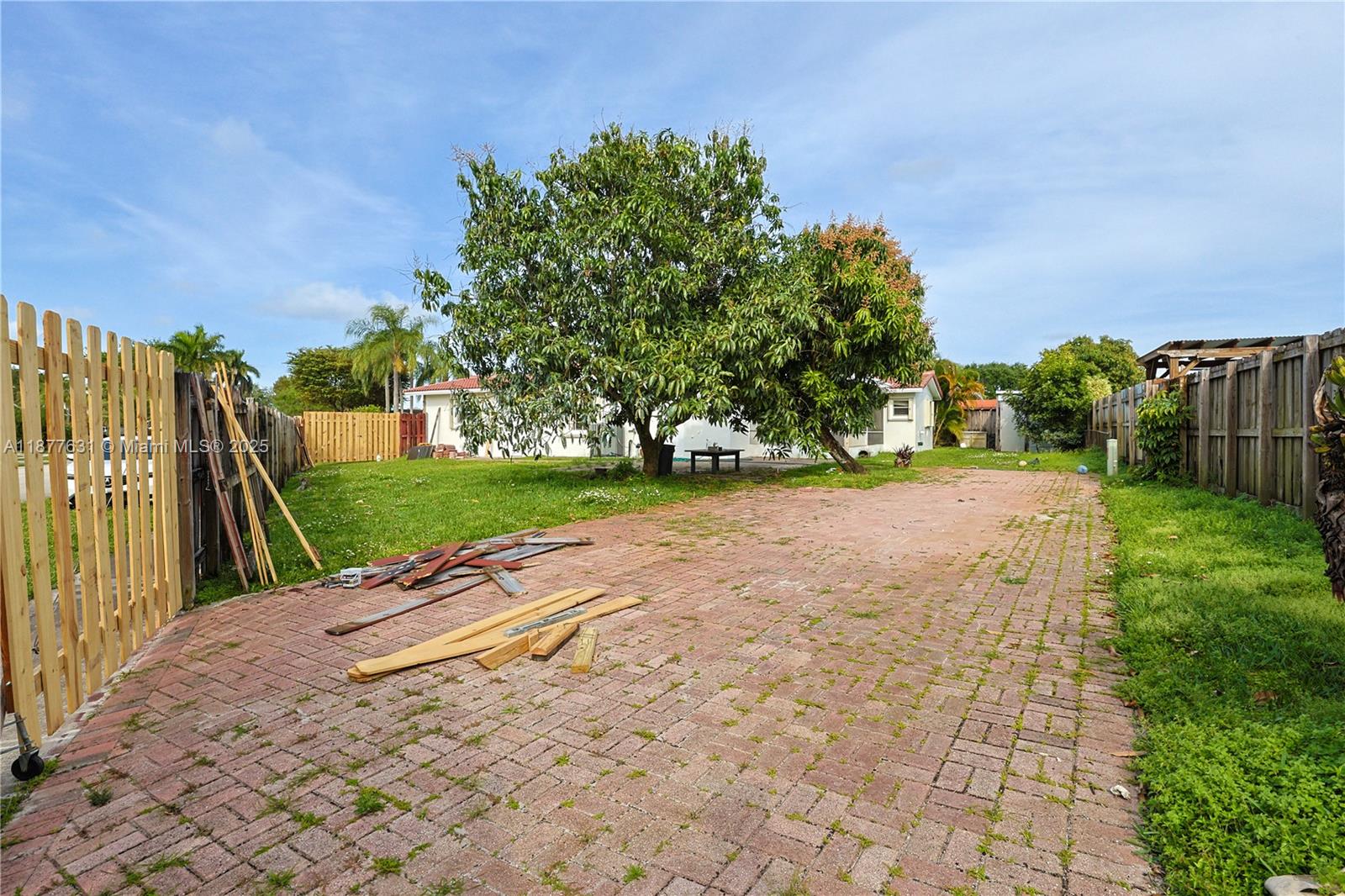 RAINBOW LAKES - Residential Lease