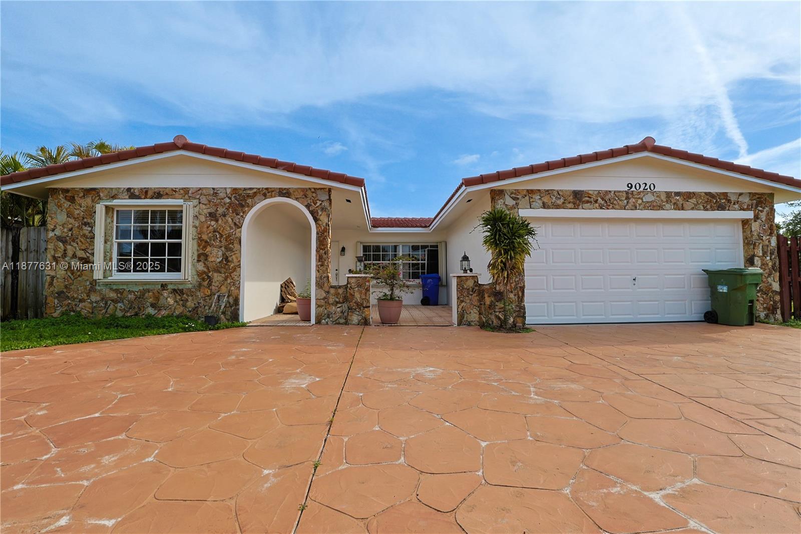 RAINBOW LAKES - Residential Lease