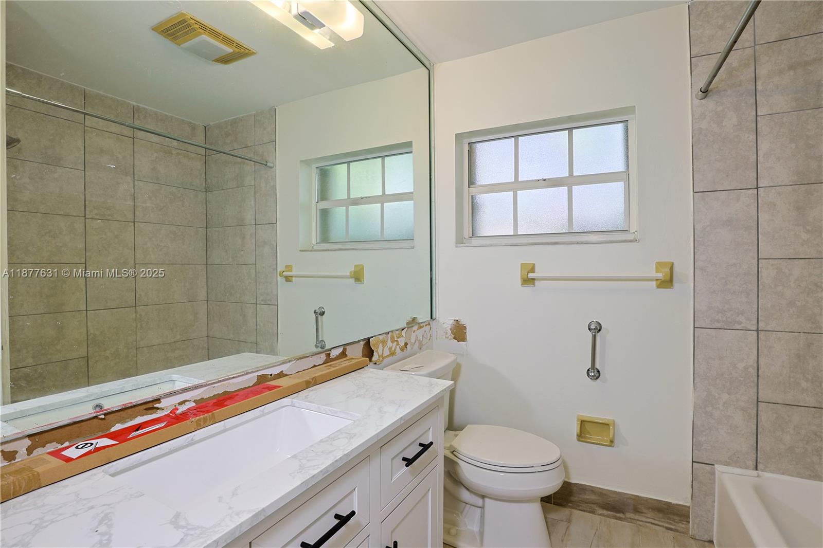 RAINBOW LAKES - Residential Lease