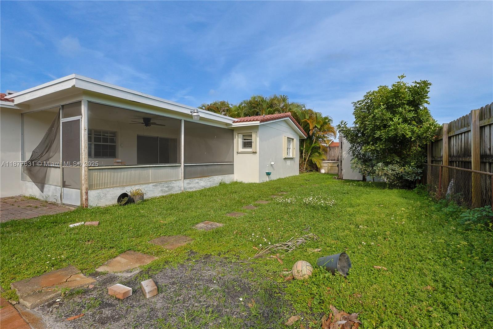 RAINBOW LAKES - Residential Lease