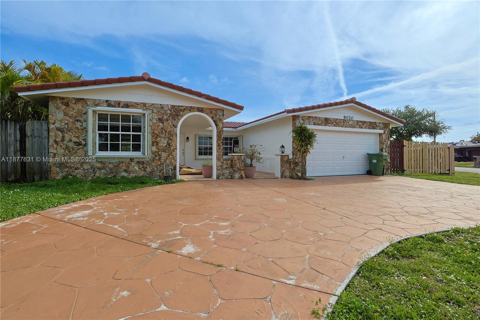 RAINBOW LAKES - Residential Lease