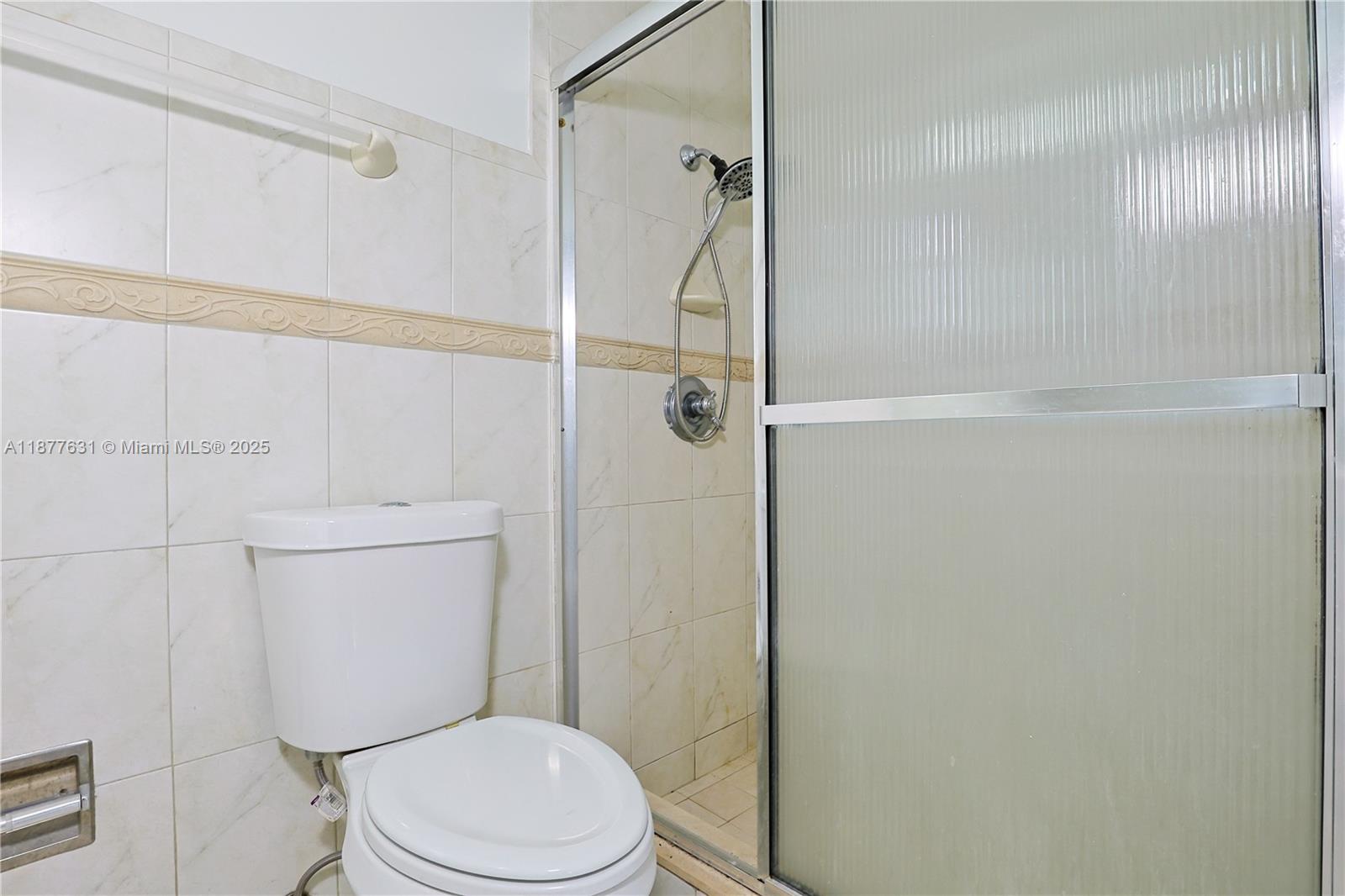 RAINBOW LAKES - Residential Lease