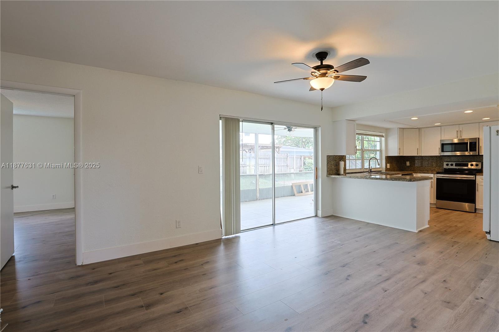 RAINBOW LAKES - Residential Lease